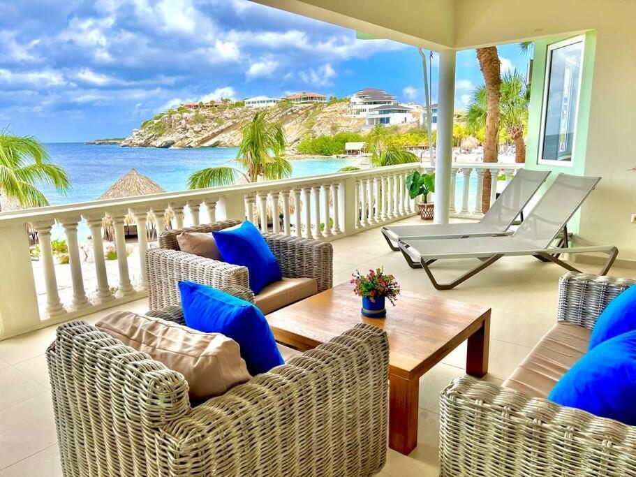 Blue Emerald Beachfront Blessing Willemstad Buitenkant foto