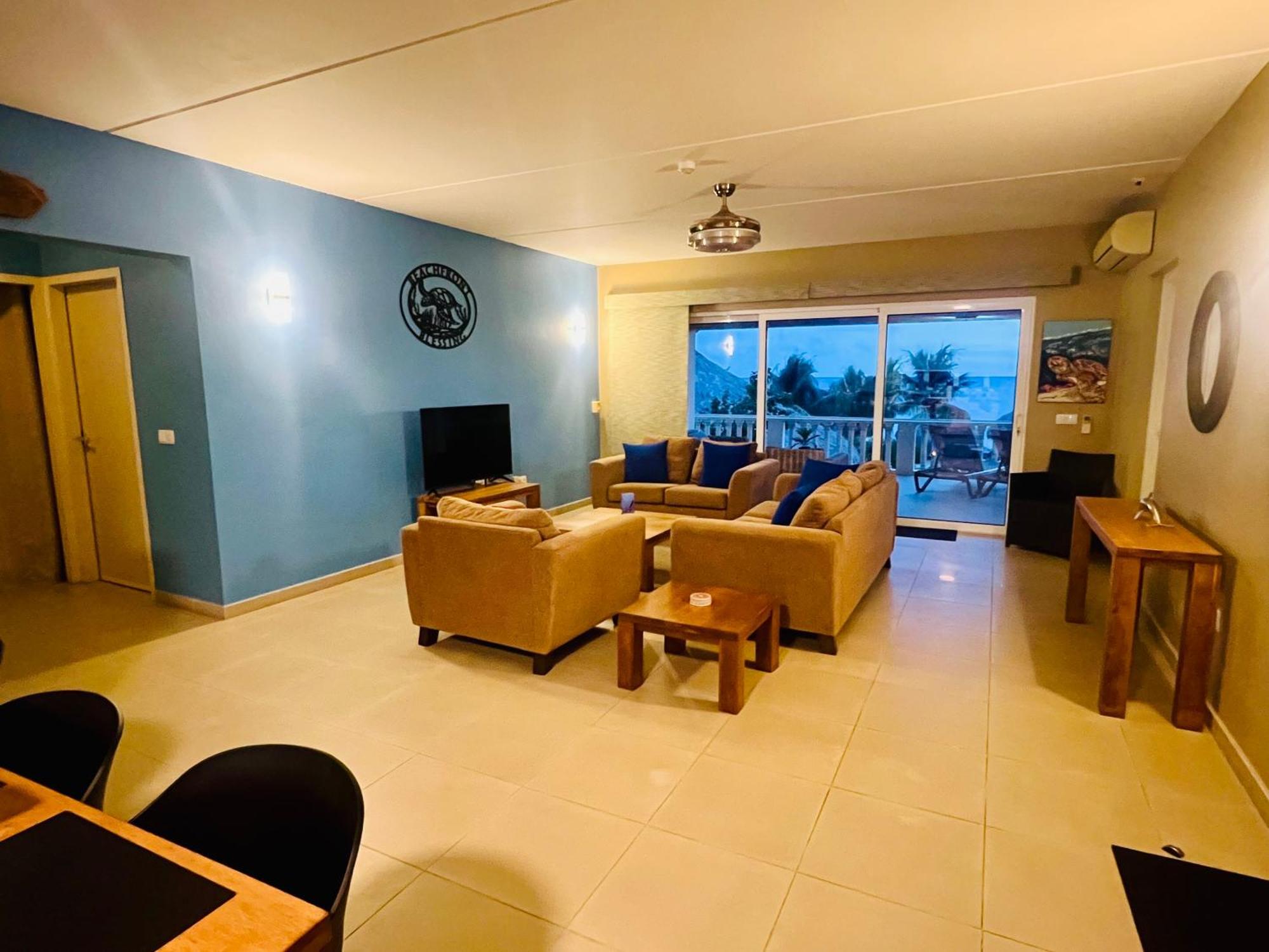 Blue Emerald Beachfront Blessing Willemstad Buitenkant foto